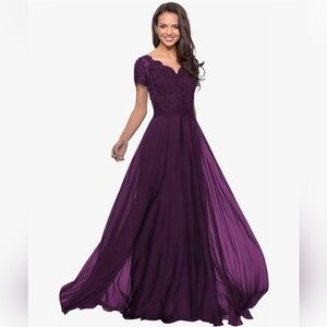 NWT Elegant Purple Lace Evening Gown
